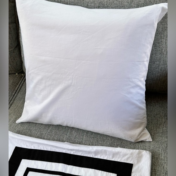 Sweet Jojo Designs 18” square pillow covers black white hotel collection set - Picture 11 of 12